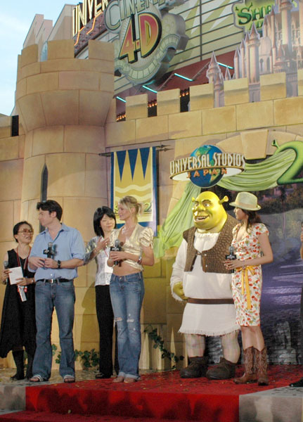 Shrek2Osaka_Premiere_120.jpg