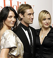 holiday-worldpremiere-195.jpg