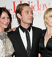 holiday-worldpremiere-198.jpg