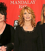 2007VH1RockHonors_PressRoom_001.jpg