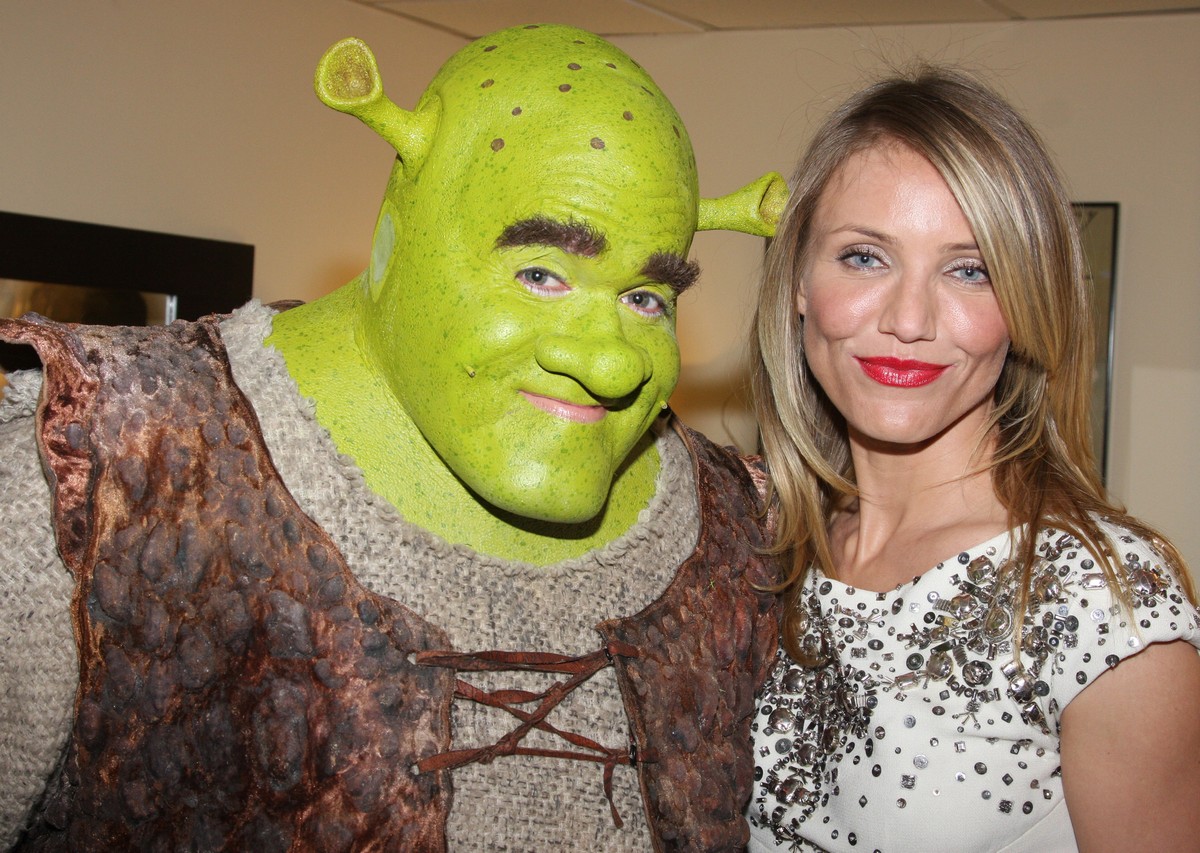 ShrekMusicalOpening_Party_a001.jpg