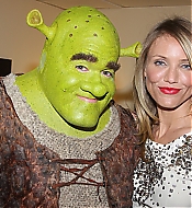 ShrekMusicalOpening_Party_a001.jpg