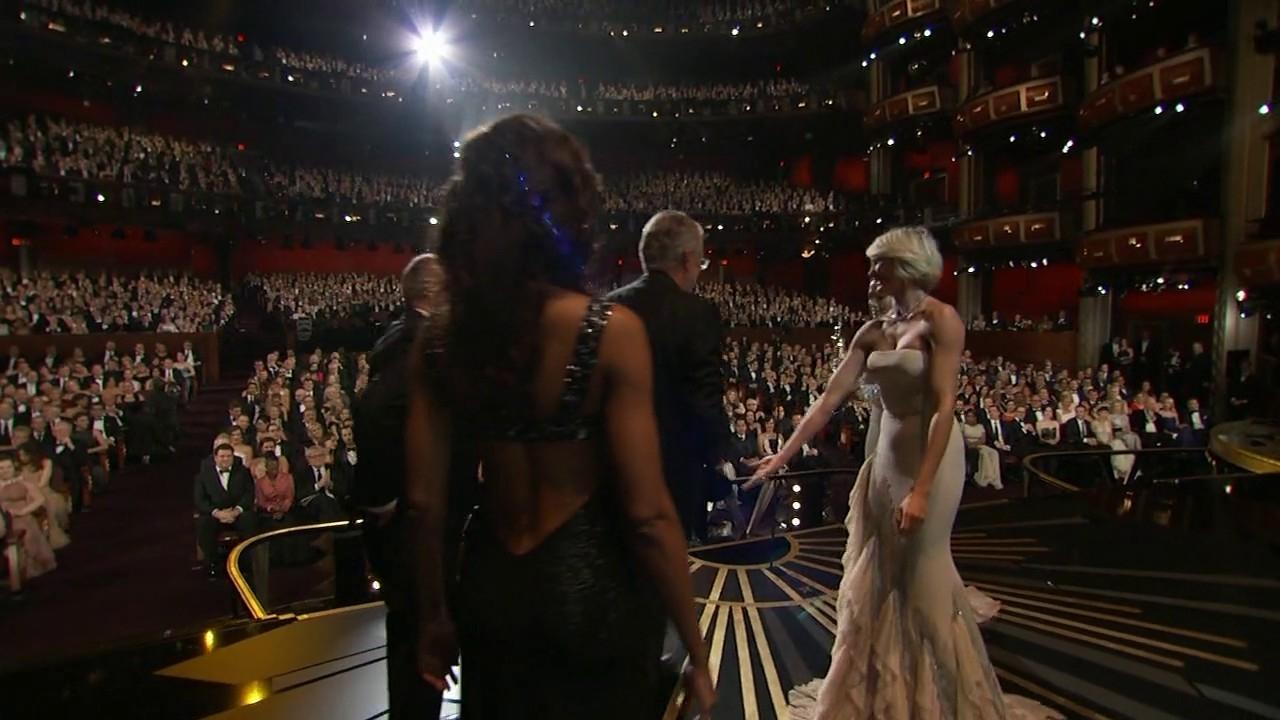 oscars2012cap_show_080.jpg