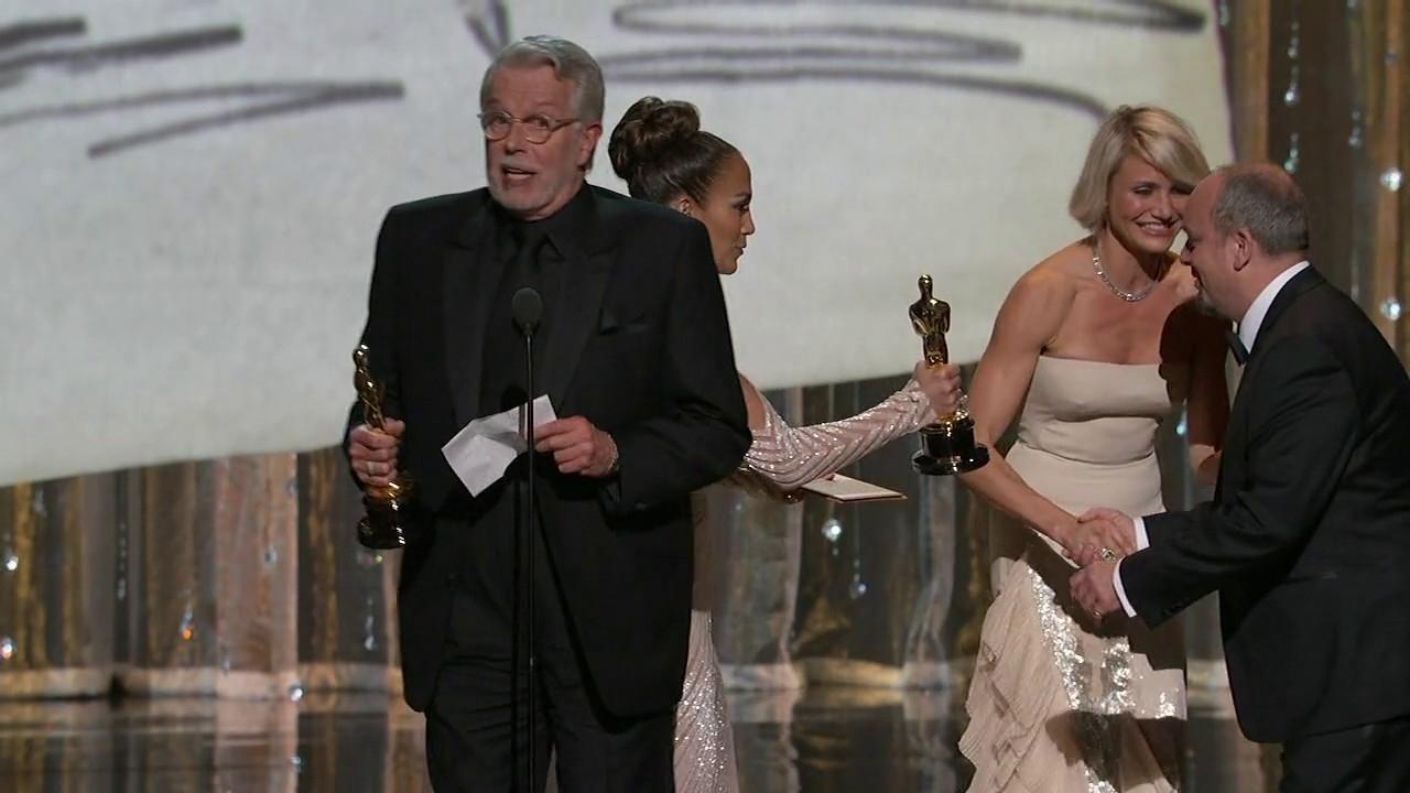 oscars2012cap_show_083.jpg