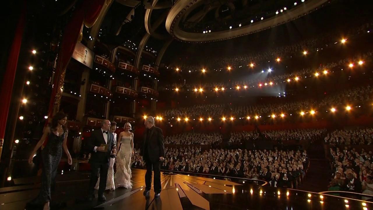 oscars2012cap_show_086.jpg