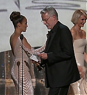 oscars2012cap_show_082.jpg