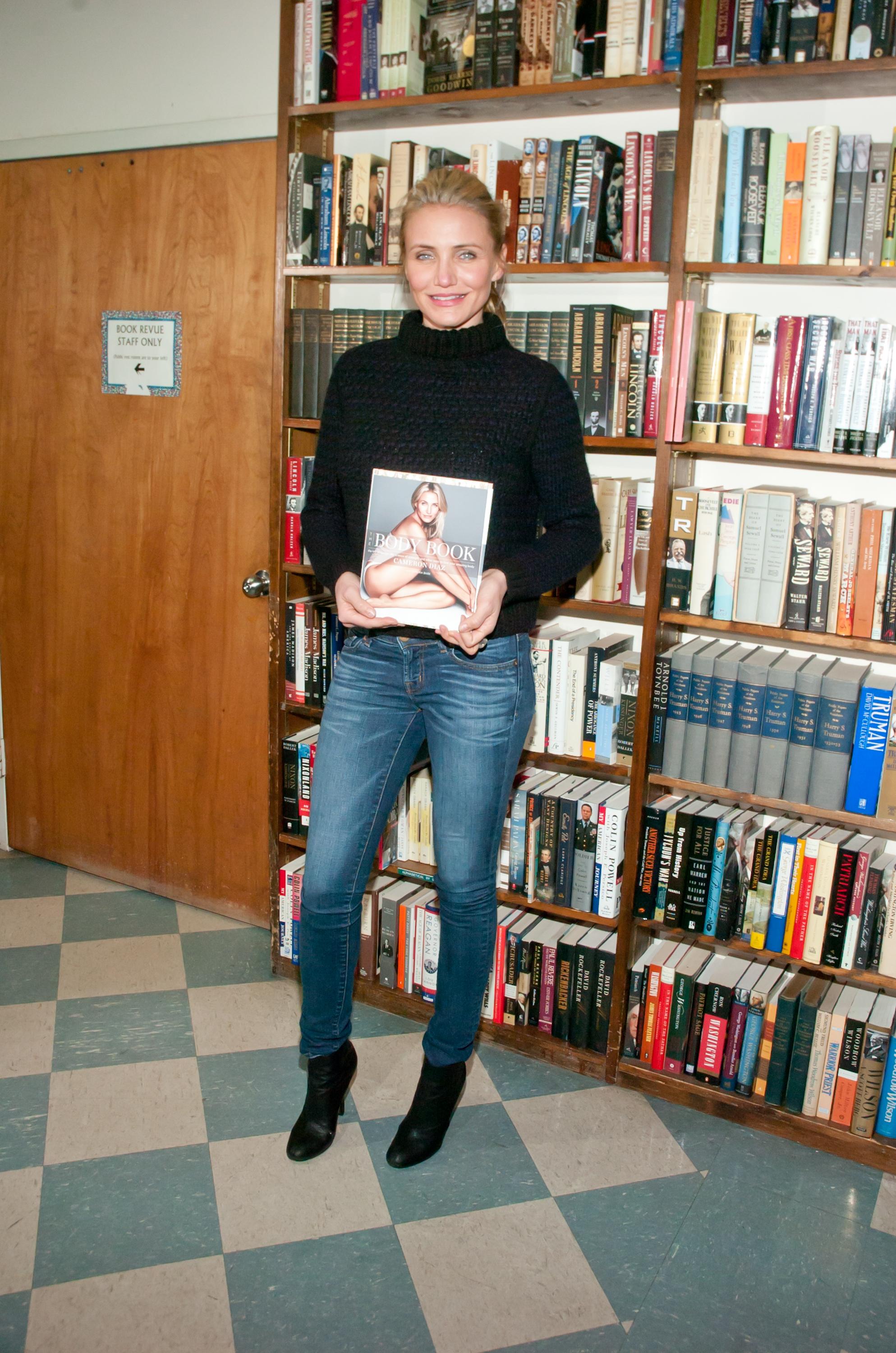 BarnesandNoblesBookSigning-15.jpg