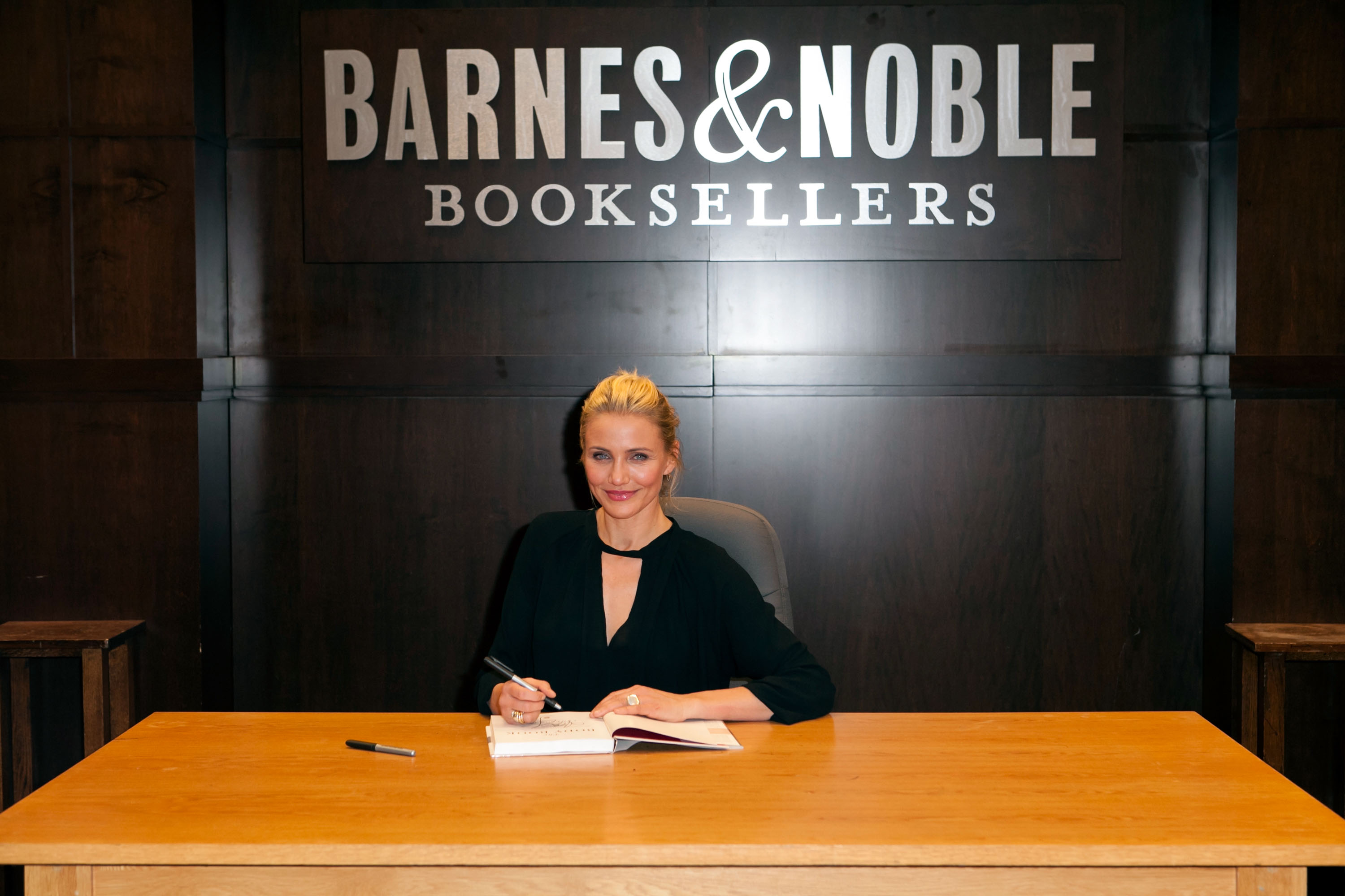 BarnesandNoblesBookSigning-017.jpg