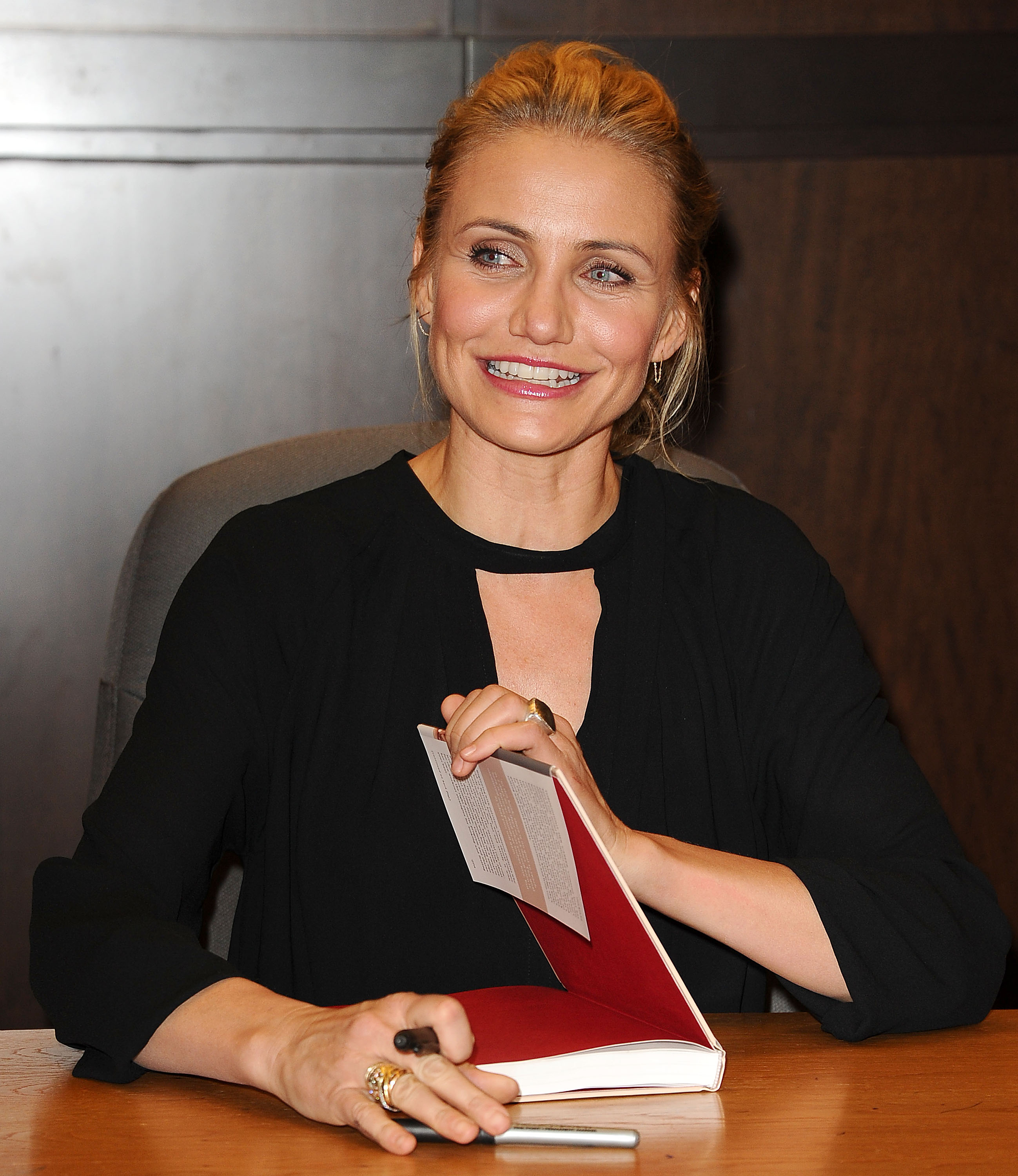 BarnesandNoblesBookSigning-097.jpg