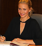 BarnesandNoblesBookSigning-007.jpg