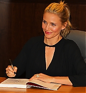 BarnesandNoblesBookSigning-012.jpg