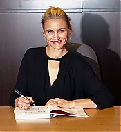 BarnesandNoblesBookSigning-022.jpg