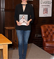 BarnesandNoblesBookSigning-035.jpg