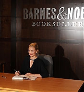 BarnesandNoblesBookSigning-059.jpg