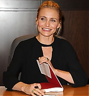 BarnesandNoblesBookSigning-097.jpg