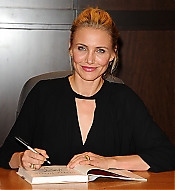 BarnesandNoblesBookSigning-118.jpg