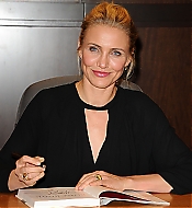 BarnesandNoblesBookSigning-121.jpg