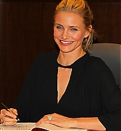 BarnesandNoblesBookSigning-123.jpg