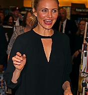 BarnesandNoblesBookSigning-125.jpg