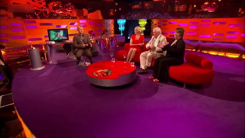 grahamnortonshow-2012-05-25_070.jpg