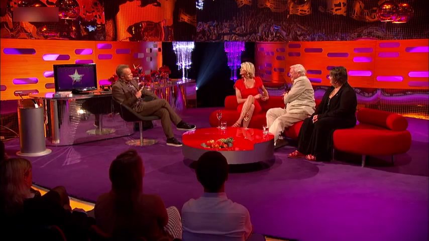 grahamnortonshow-2012-05-25_092.jpg