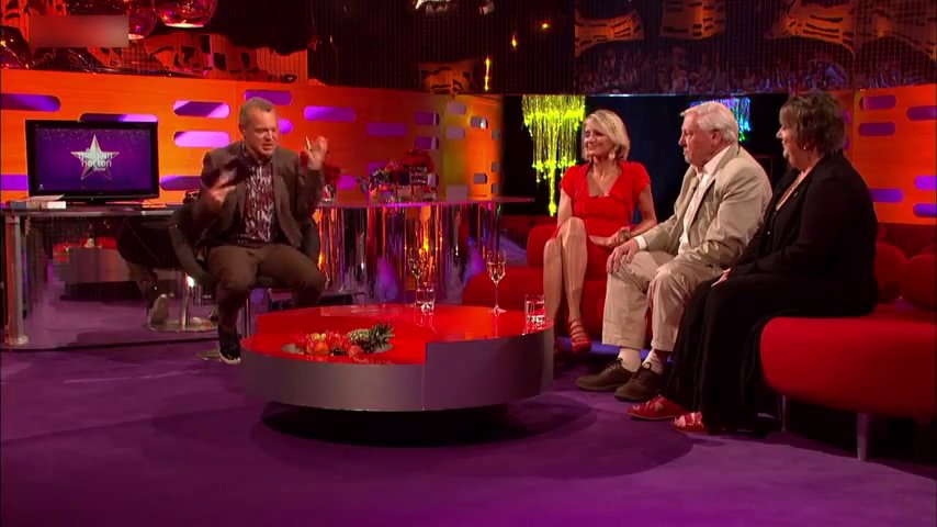 grahamnortonshow-2012-05-25_130.jpg