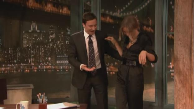 JimmyFallon090304_Cap011.JPG