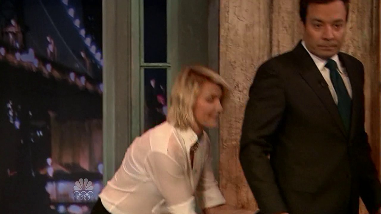 jimmyfallon120508_cap005.jpg