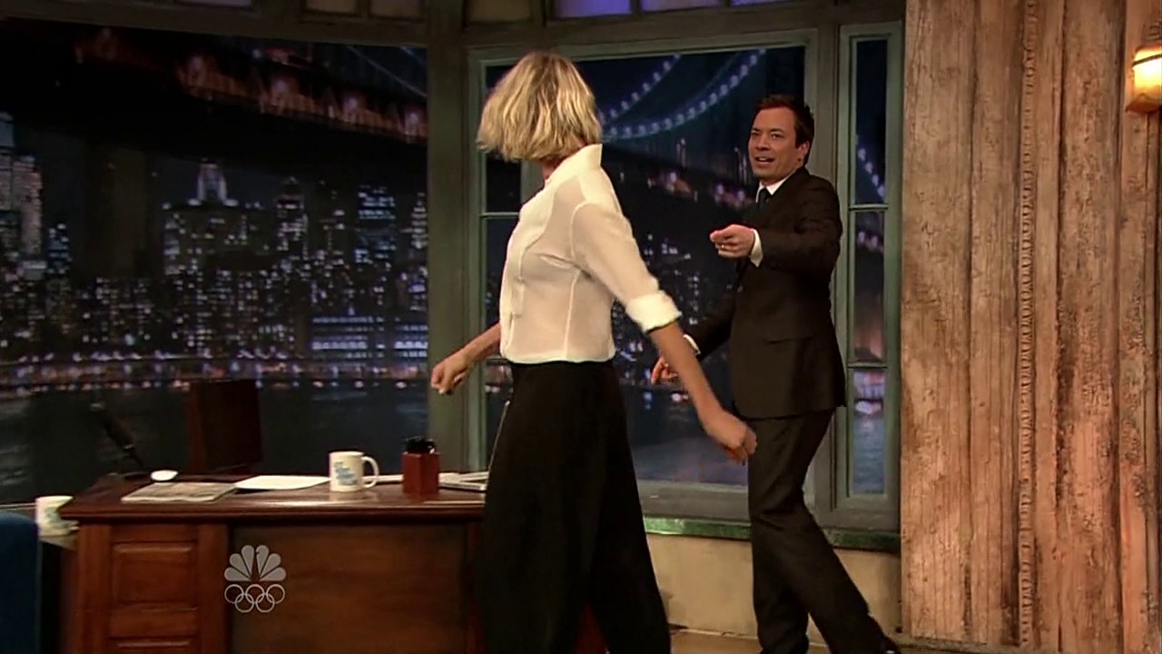 jimmyfallon120508_cap010.jpg