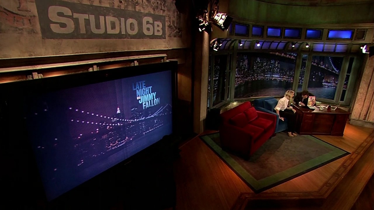 jimmyfallon120508_cap153.jpg