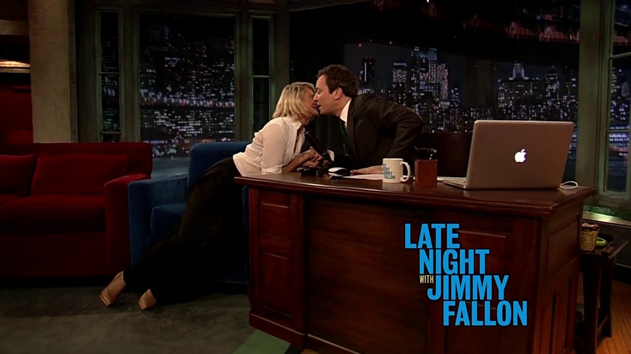 jimmyfallon120508_cap294.jpg