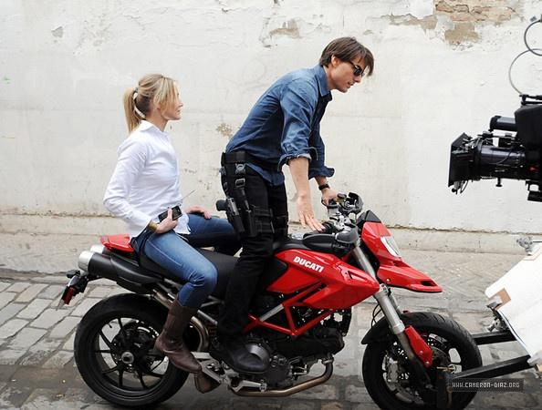 KnightandDay_OnSet091208_021.jpg