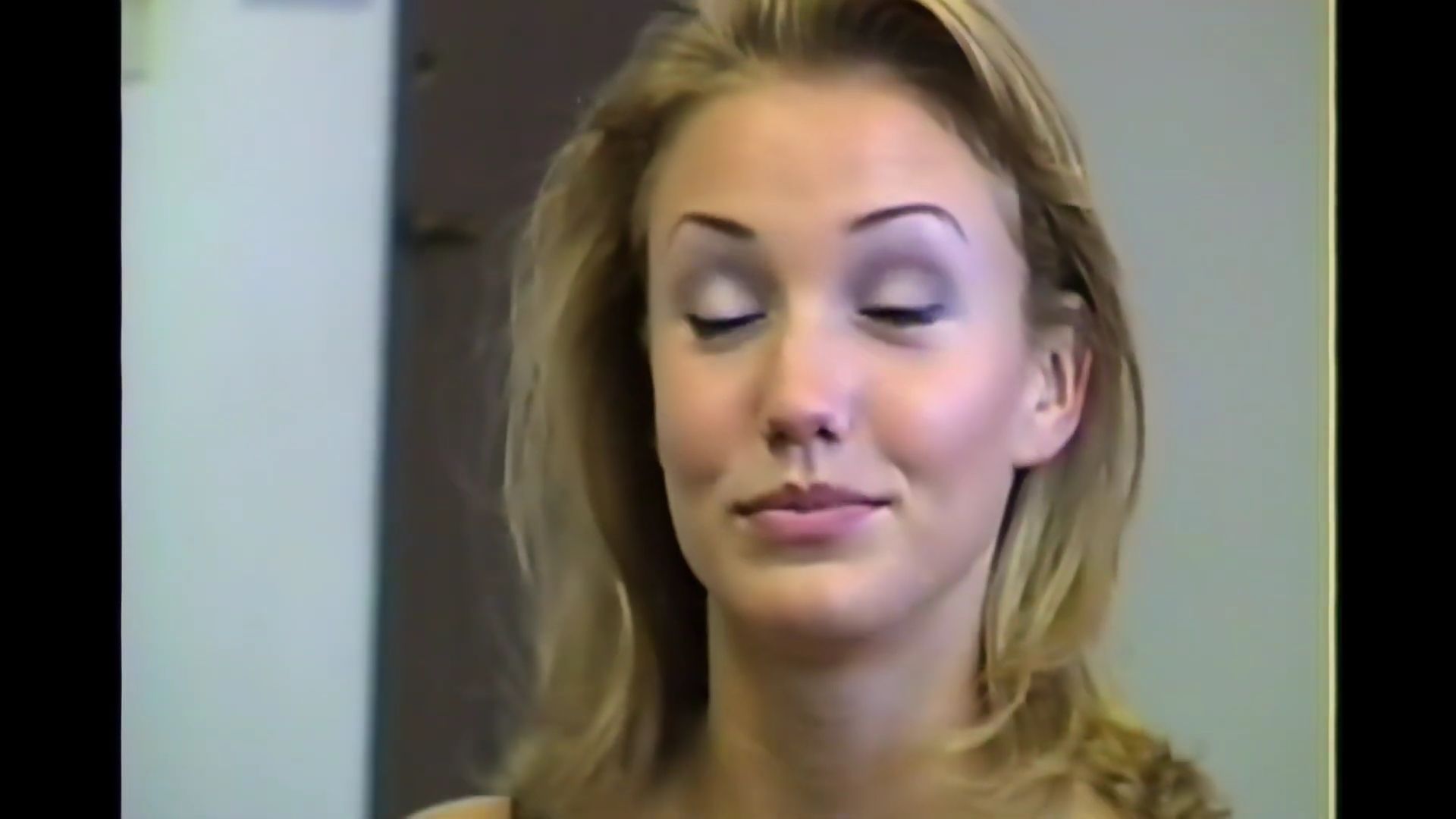 TheMaskFeaturette-IntroducingCameronDiaz-090.jpg