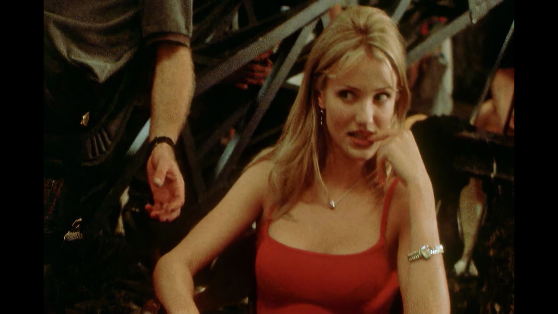 TheMaskFeaturette-IntroducingCameronDiaz-132.jpg