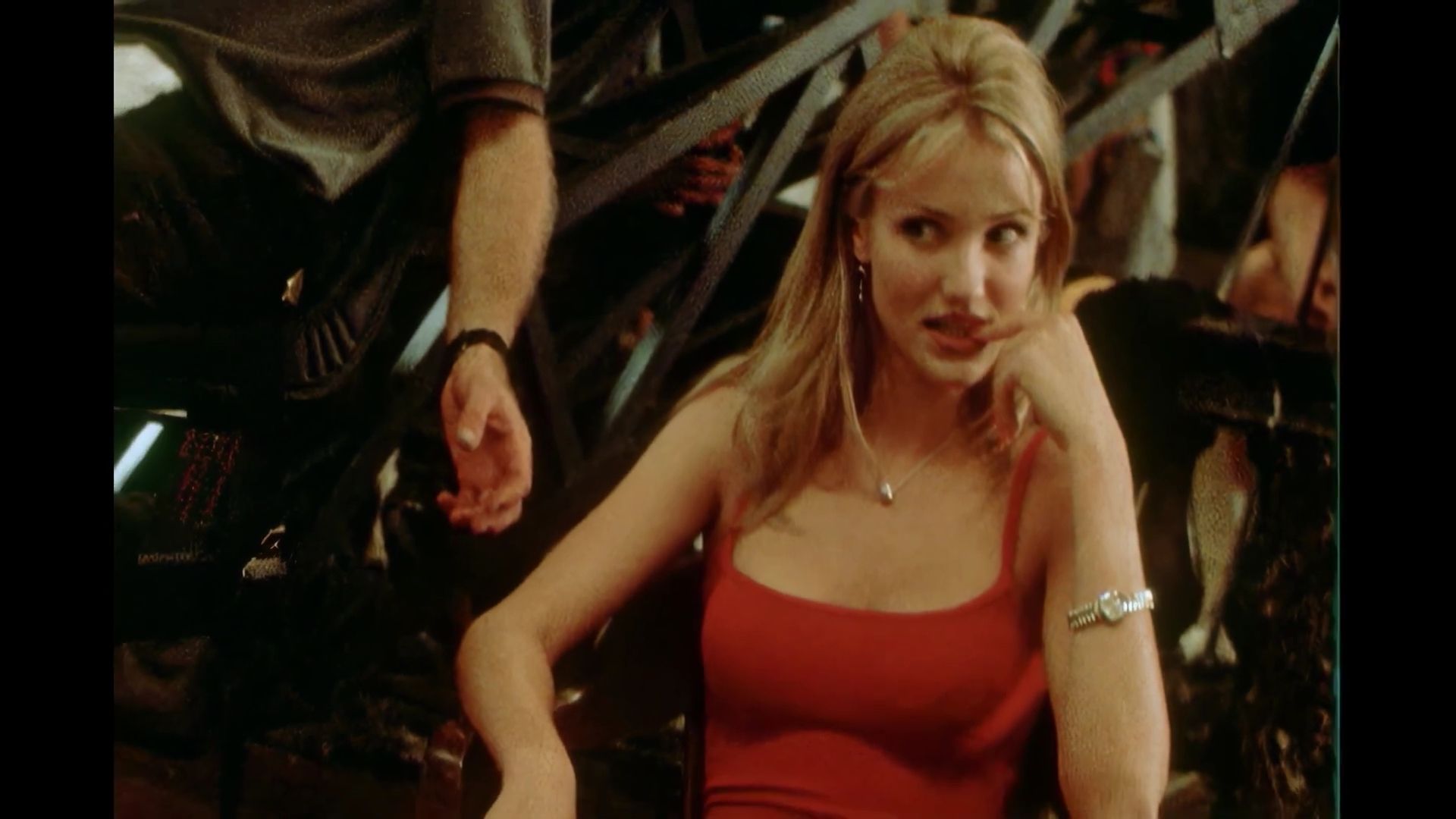 TheMaskFeaturette-IntroducingCameronDiaz-133.jpg