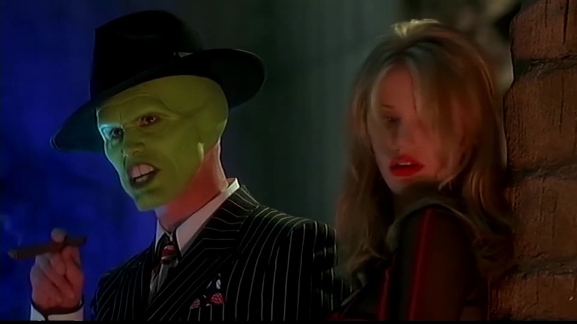TheMaskFeaturetteReturnToEdgeCity-009.jpg