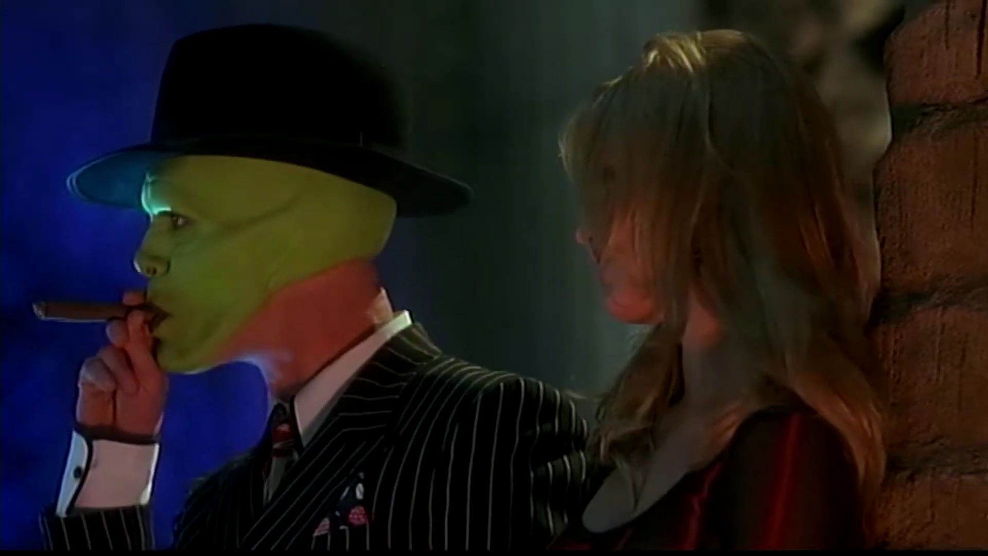 TheMaskFeaturetteReturnToEdgeCity-011.jpg