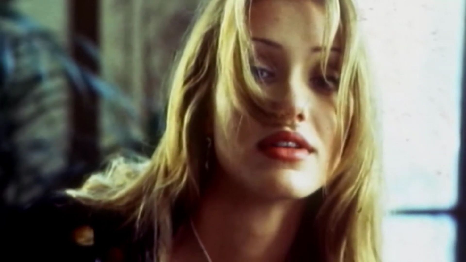 TheMaskFeaturetteReturnToEdgeCity-045.jpg