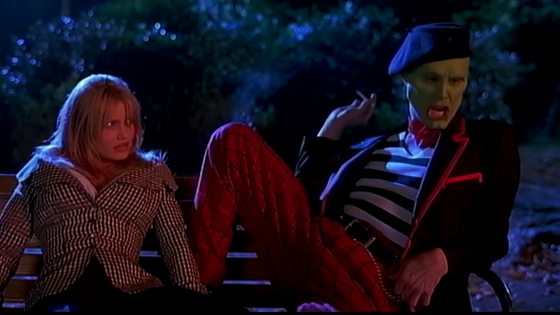 TheMaskFeaturetteReturnToEdgeCity-075.jpg