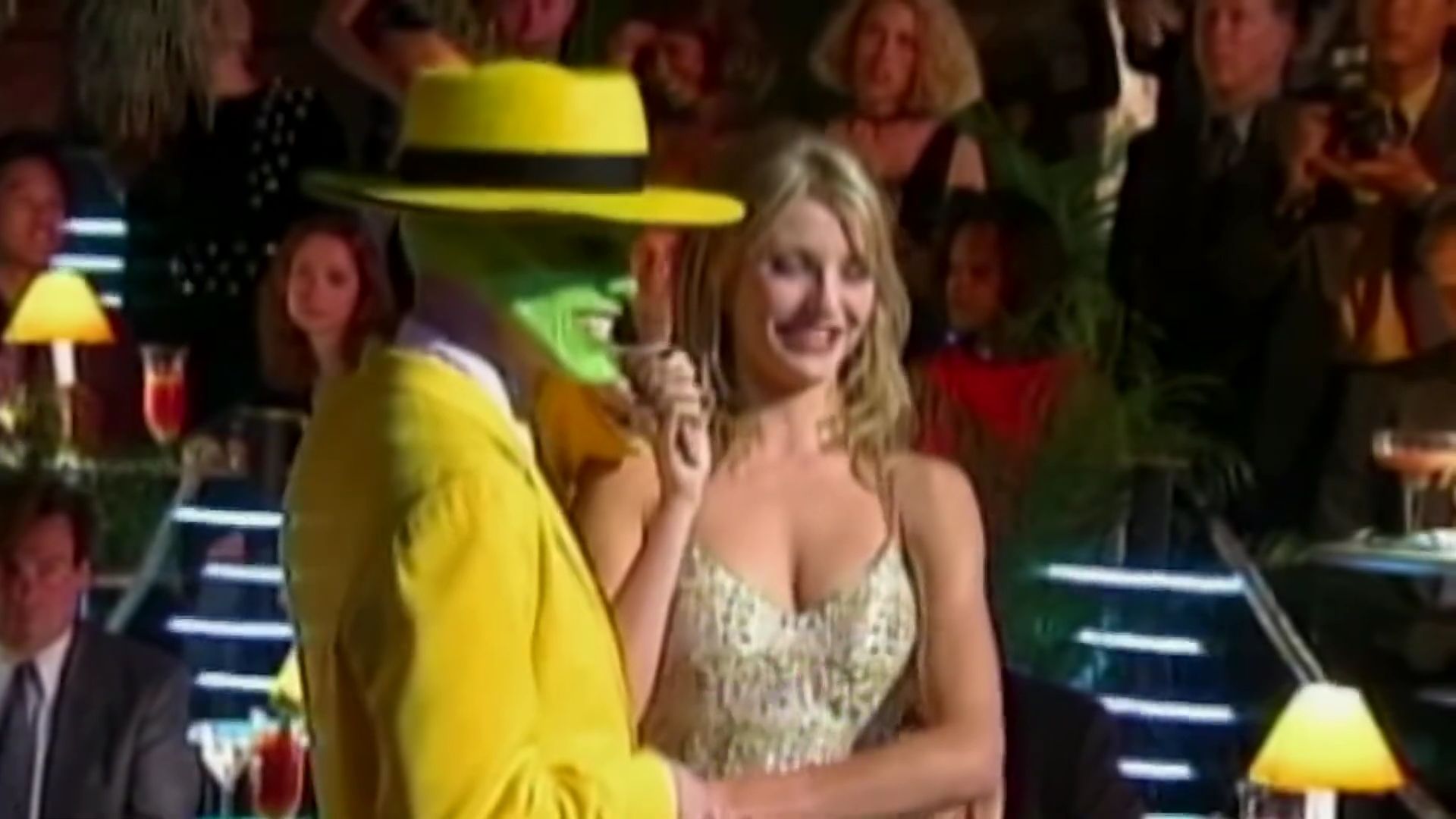TheMaskFeaturetteReturnToEdgeCity-084.jpg