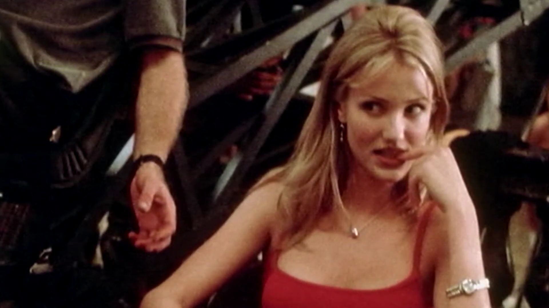 TheMaskFeaturetteReturnToEdgeCity-092.jpg