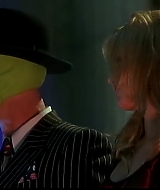 TheMaskFeaturetteReturnToEdgeCity-011.jpg