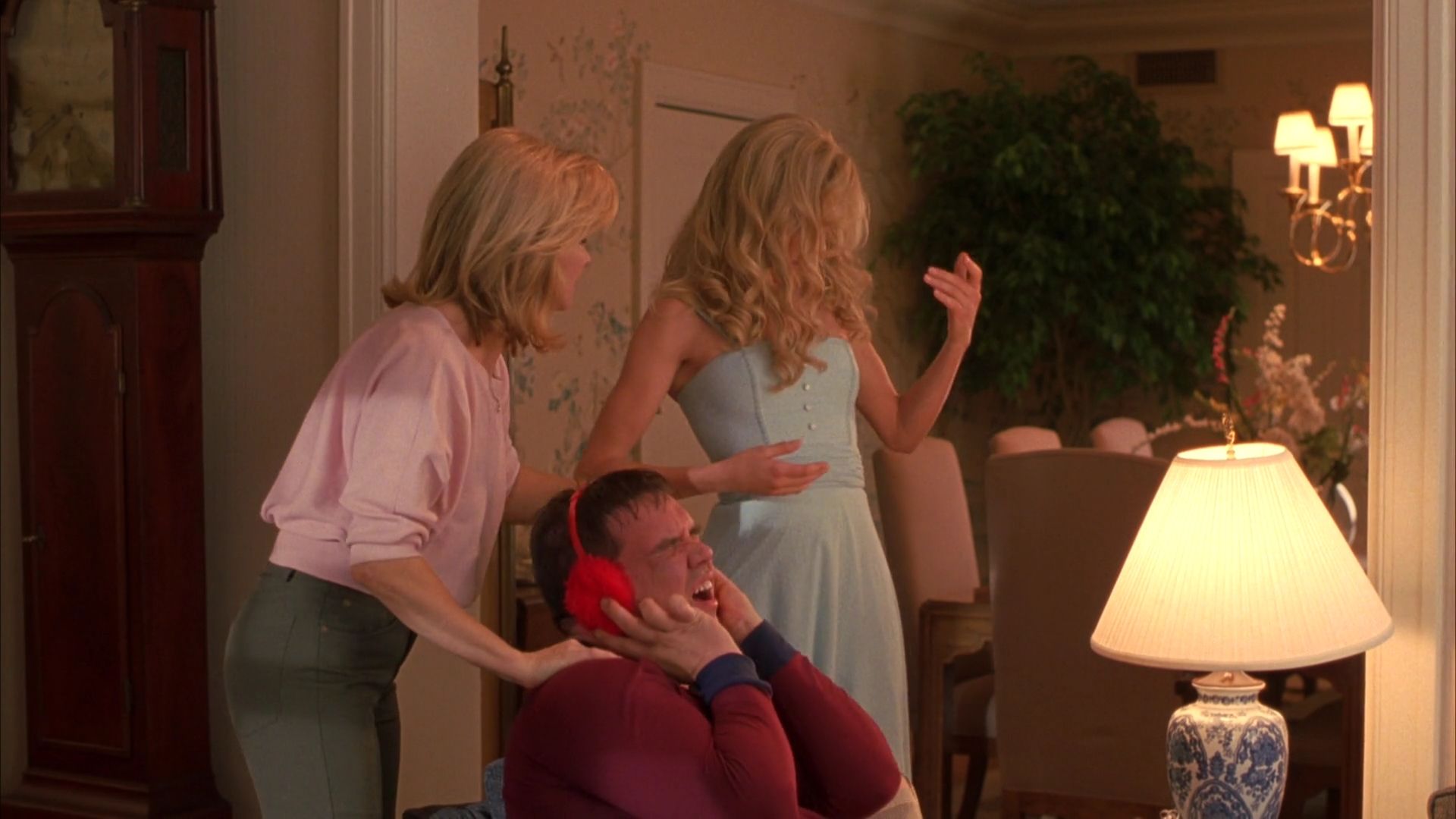 1998-TheresSomethingAboutMary-0171.jpg