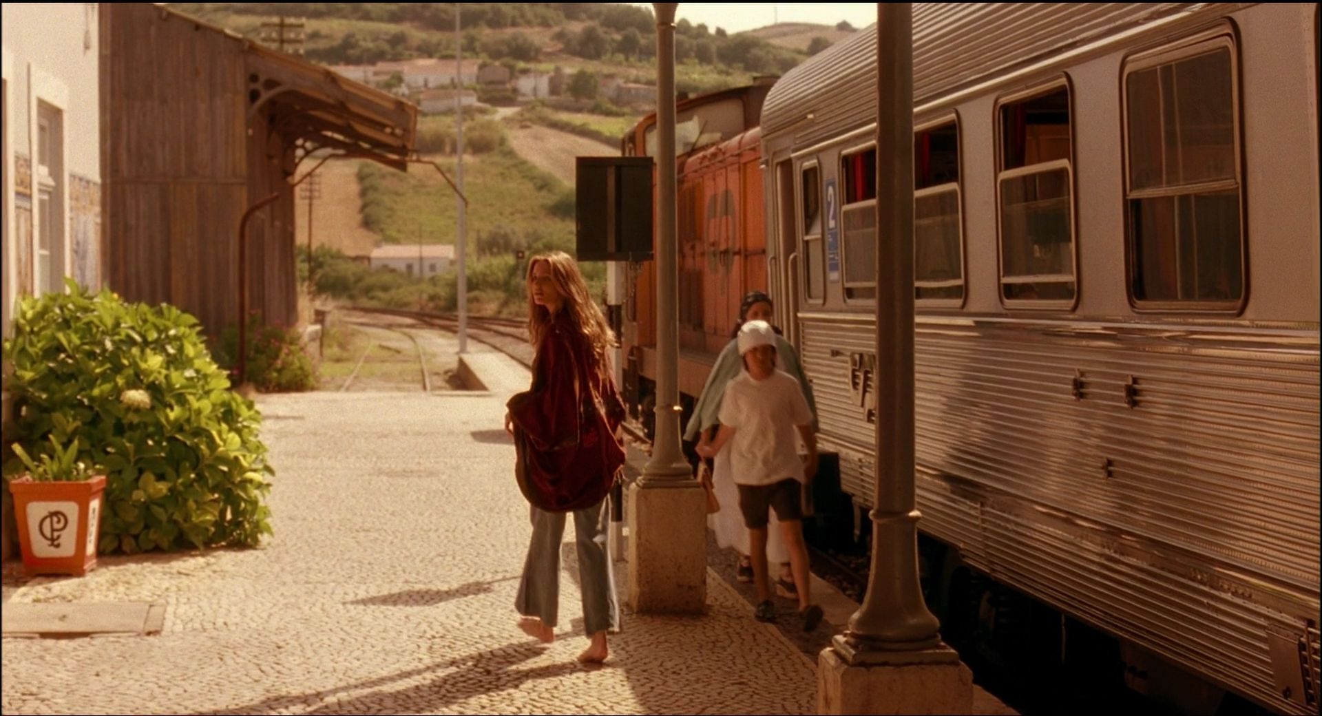 1999-TheInvisibleCircus-576.jpg